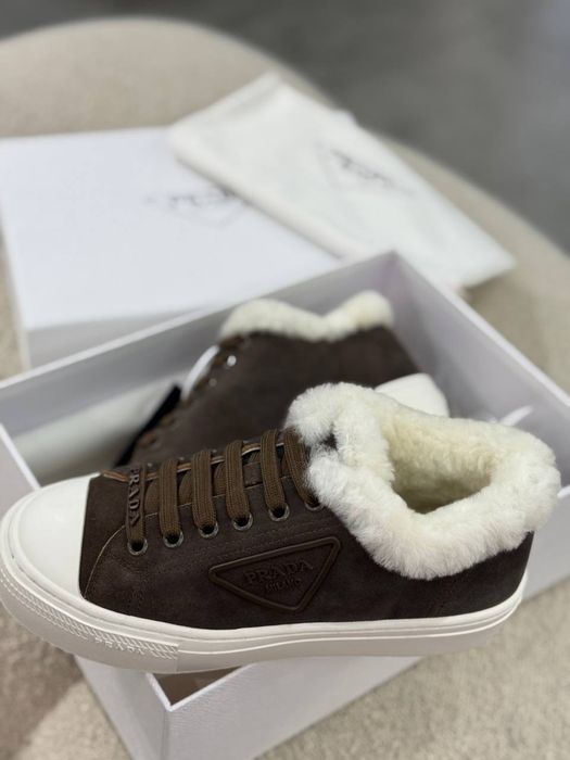 Кеди утеплені Prada В коробці  39 р  5100 грн