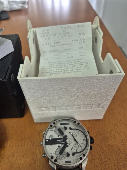 Vendo relogios diesel originais com caixas manuais com pouco uso