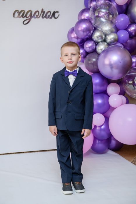 Продам костюм на випускний/перший клас!