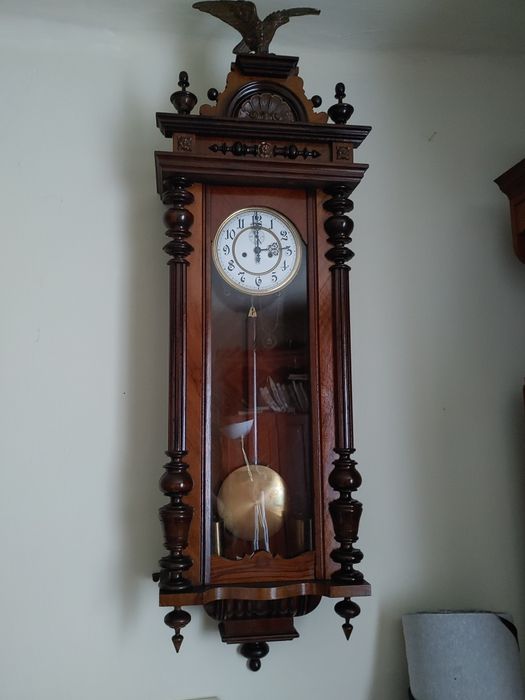 Годинник антикварний настінний маятниковий старовинний з боєм