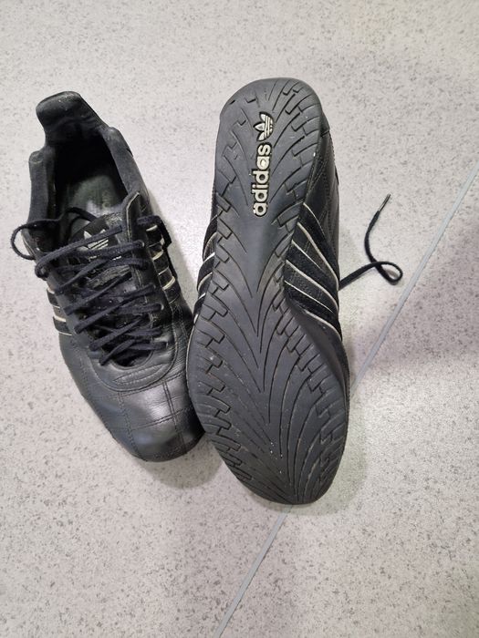 Adidas GOODYEAR tuscany pretas em pele.