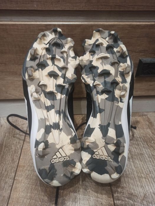 Кроссовки Adidas, для занятий спортом