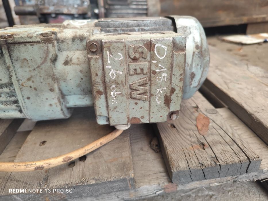 Motoreduktor 2,6 obr/min 0.18kW
