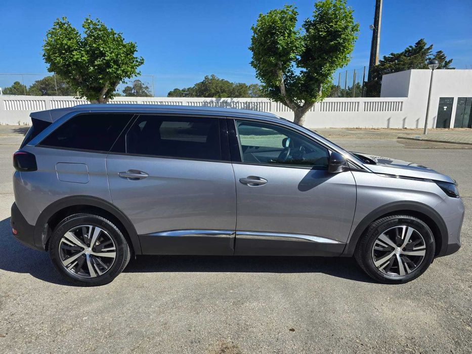 Peugeot 5008 Allure Pack 1.5 BlueHDI EAT8 - Ano 2023