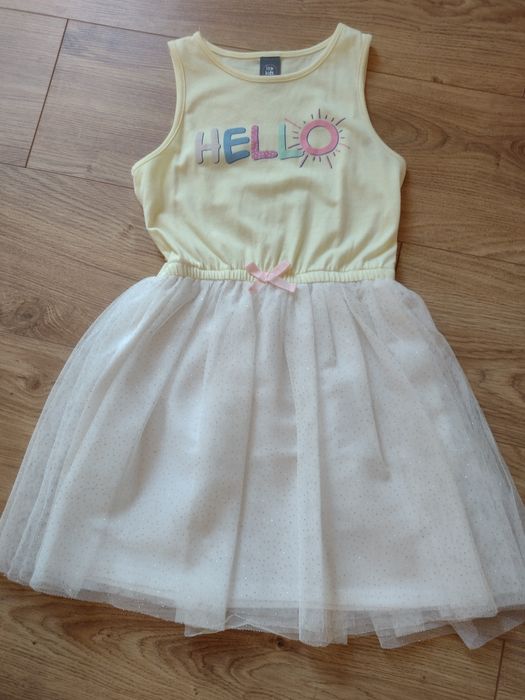 Sukienka jasnożółta r. 122
