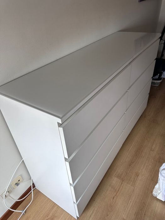 2 Cómodas Individuais Brancas com tampo de vidro completo