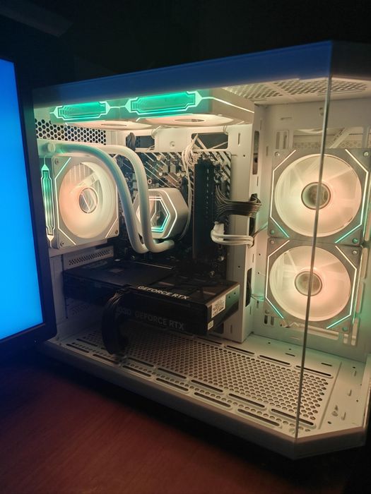PC Gamer Novo Panorâmico | Ryzen 7 9700X | RTX 5060 Ti | 16GB DDR5 | Garantia 3 anos