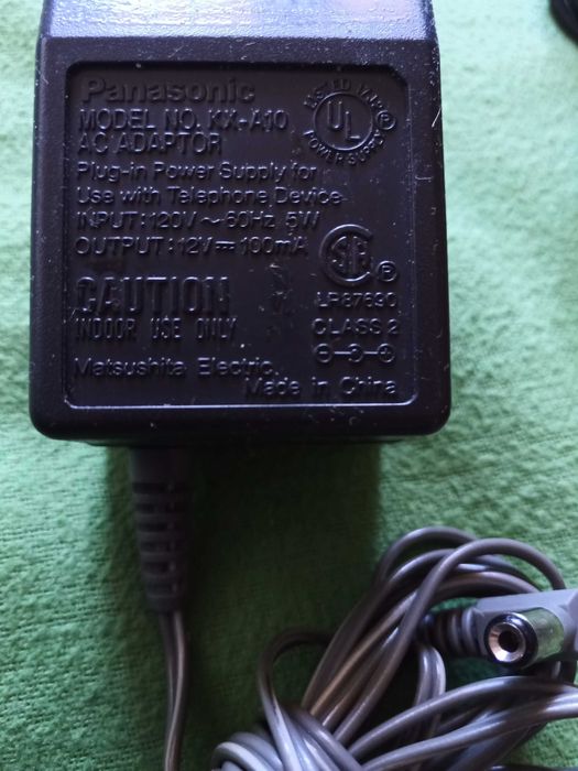 zestaw zasilaczy + kable USA 110V + listwa – Canon, Panasonic, mix