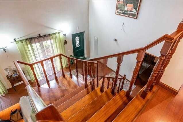 Vende-se Moradia T4 + terreno urbano associado - Alfafar, Penela