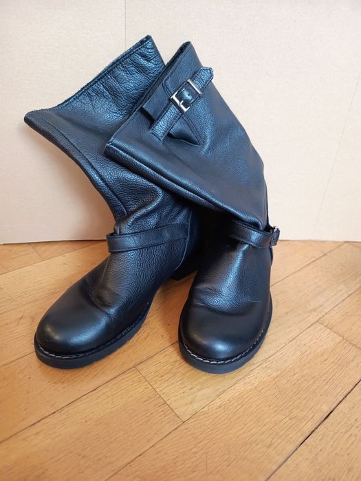 Buty skórzane, włoskiej firmy Vera Gomma, rozmiar 37

Rozmiar 37

S