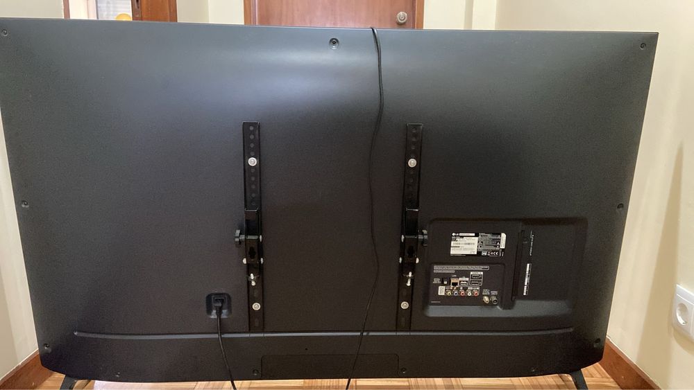 LG - Tv 55 polegadas - ecra partido