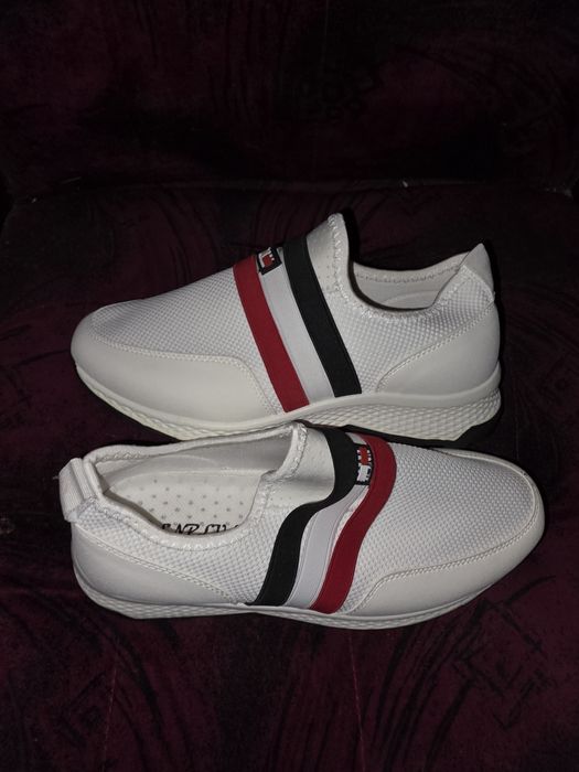 Sneakersy adidasy logowane Hilfiher 40 nowe