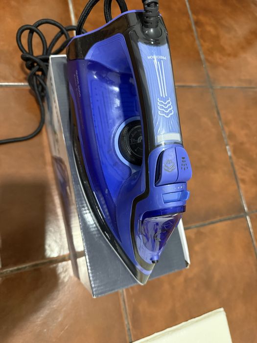 Ferro de engomar Taurus 3000w