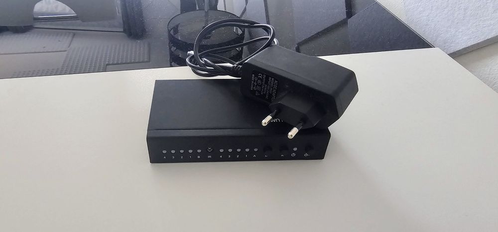 Splitter audio digital Toslink 4x2