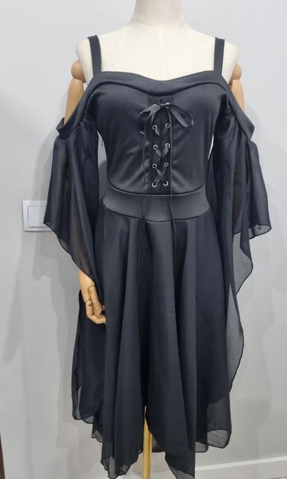 Ponadczasowa sukienka gotycka w rozmiarze M  na ramiączkach i wiązanie