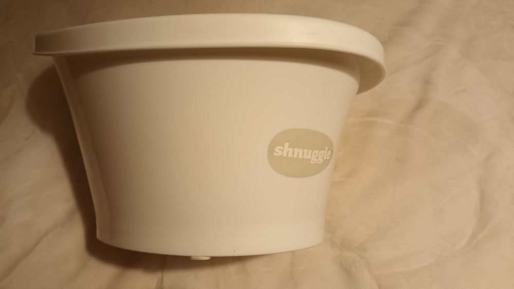Wanienka firmy Shnuggle.