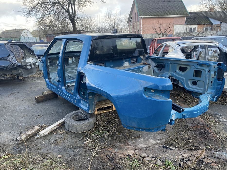 Четверть Rivian R1T чвертка