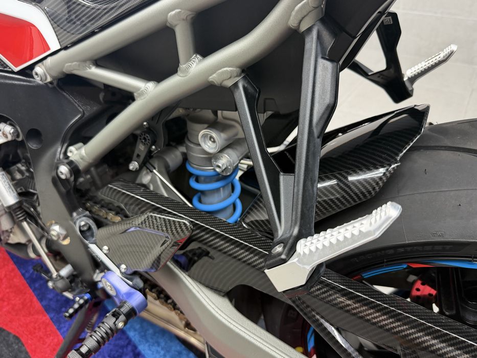 M1000r akrapovic