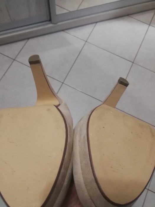 Buty na obcasie, czółenka