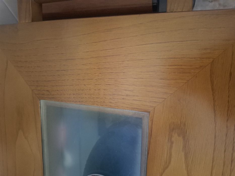 Consola em Nogueira Tratada – Elegância Natural para o Seu Espaço!