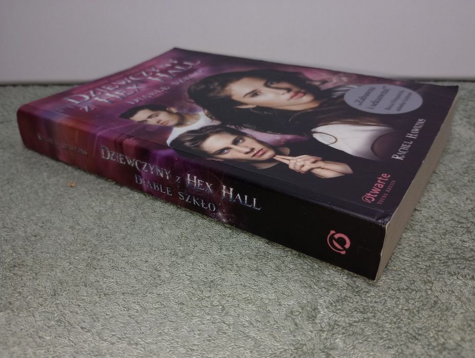 Diable szkło. Dziewczyny z Hex Hall. Rachel Hawkins