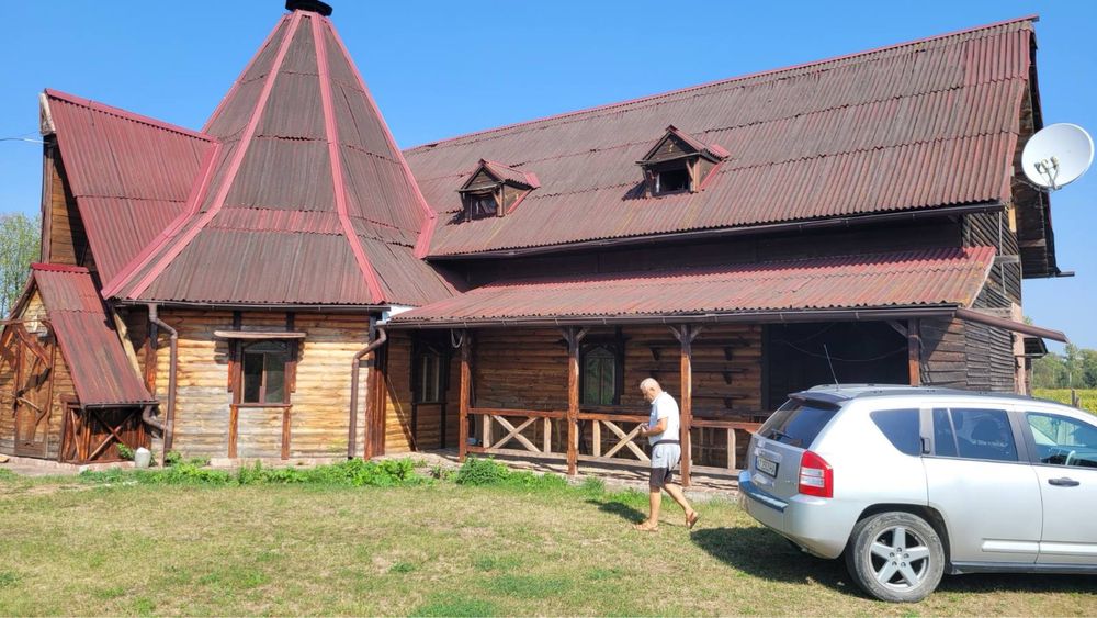 Колиба в напрямку Буковеля.