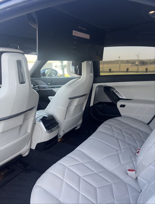 Auto do Ślubu BMW Seria 7 | Wynajem z Kierowcą