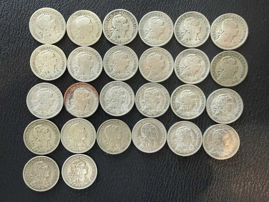 Moedas de 50 Centavos em Alpaca – 1927 a 1968 – Portugal