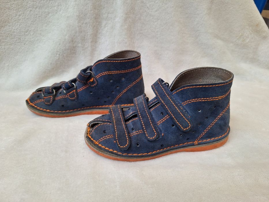 Sprzedam sandałki Adamki roz. 28