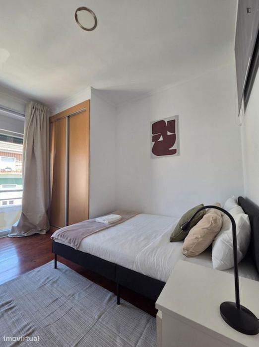 Quarto - localizado em Arroios Lisbon