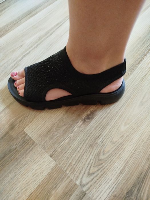 Sandałki czarne 38  stopa 23,5cm
