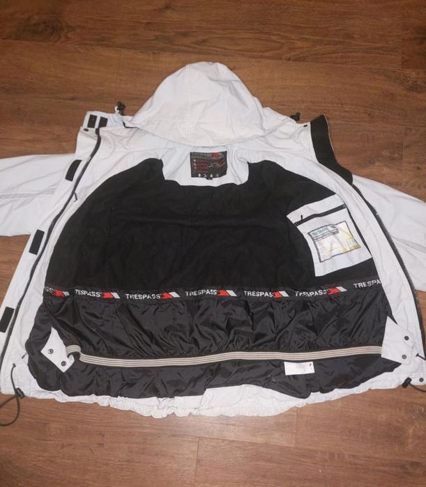 чоловіча  куртка.               .