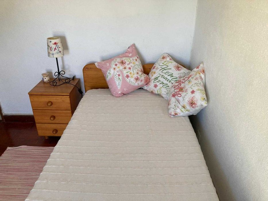 Quarto para estudante universitário em ambiente familiar nos Olivais