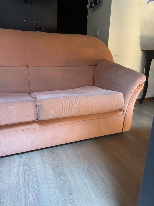 Sofá-cama de 3 lugares em bom estado
