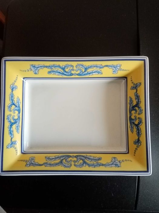 Travessinha retangular Vista Alegre com decoração em amarelo e azul