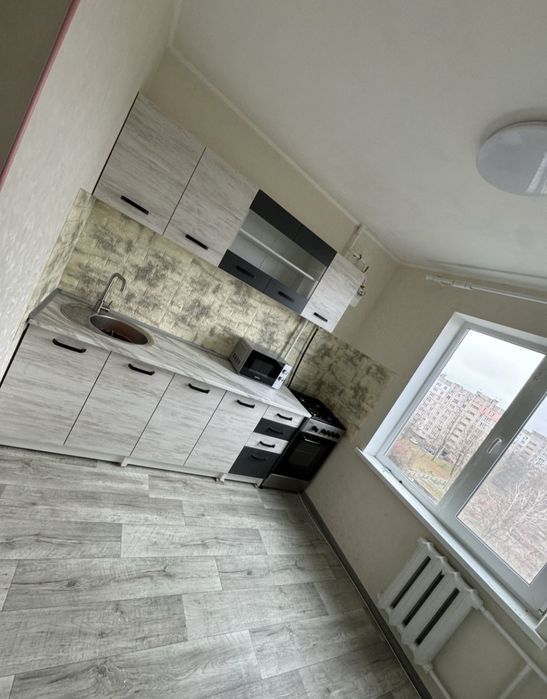 Квартира 2 кім. з ремонтом і меблями /о