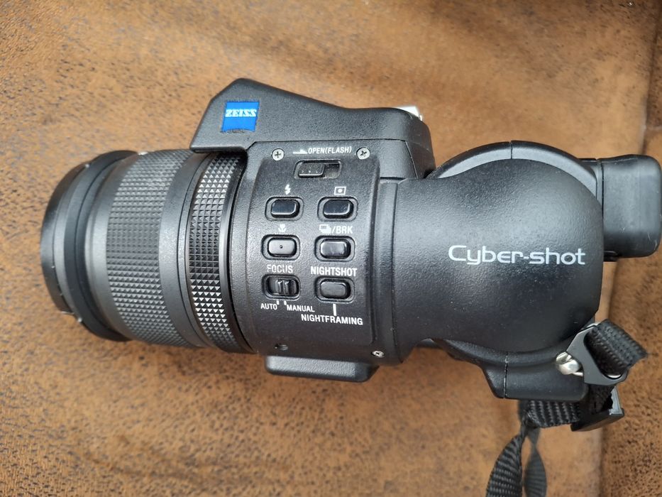 Sony Cyber-shot DSC-F828 para Peças ou Reparação + Acessórios Originais