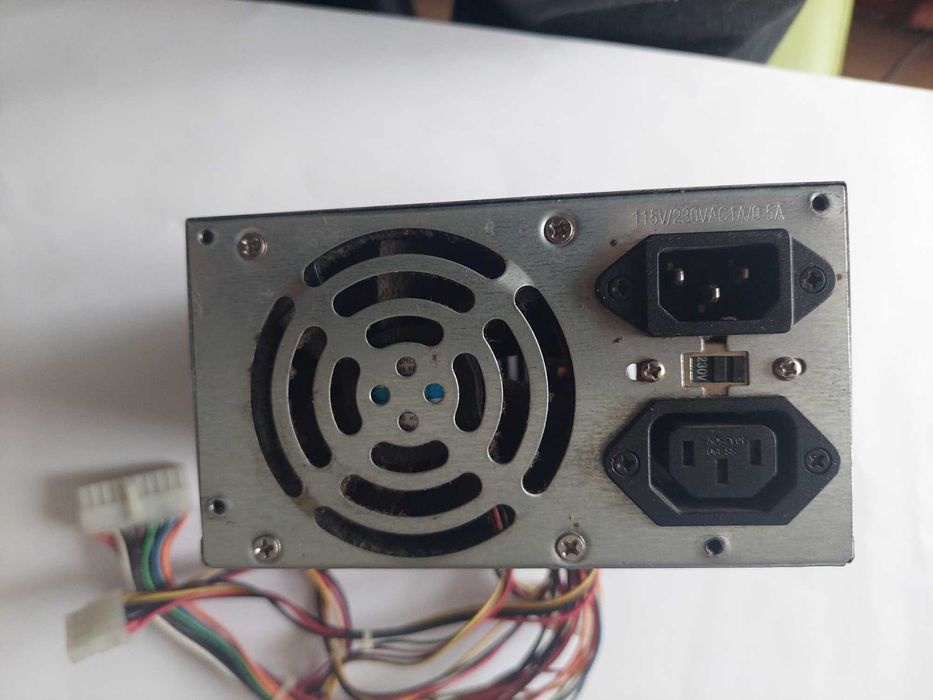 блок живлення для компьютера