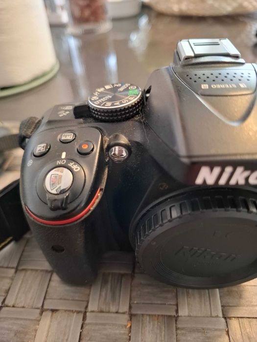 Nikon D5300 DSLR (Corpo)