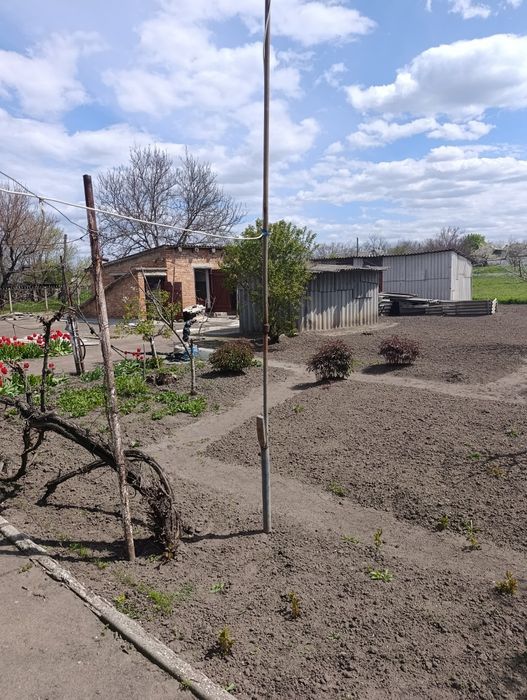 Продається будинок за межами міста