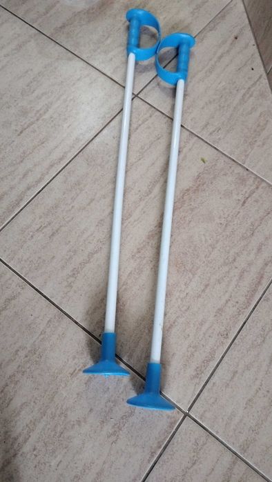 Narty i kijki do nauki zapinane na buty