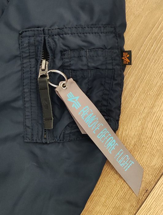 Alpha Industries damska granatowa kurtka bomberka flyers w rozmiarze M