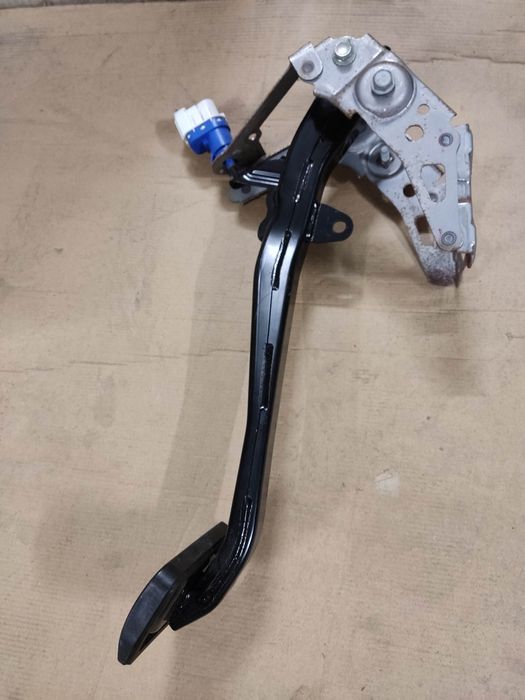 Педаль тормоза Tesla Model S 12-20 1050657-00-A