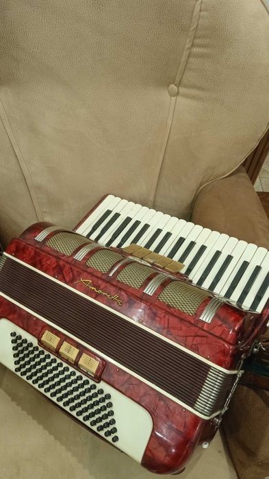 Продам файний Акардеон
