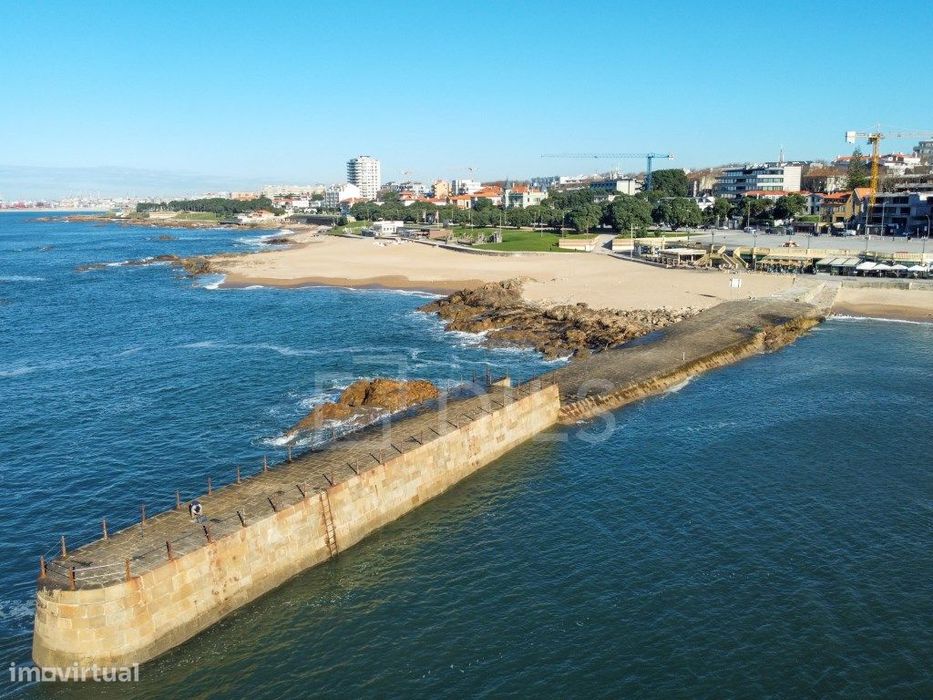 Apartamento T0 com varanda, em novo empreendimento, no Porto