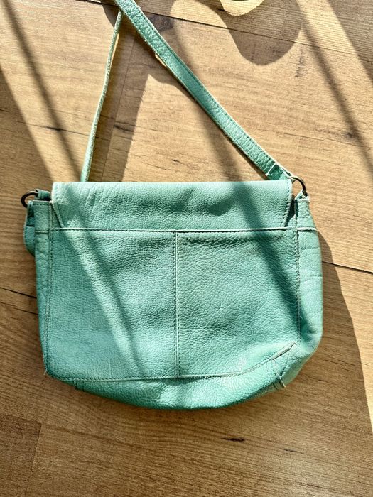 Mala a tiracolo em pele azul turquesa