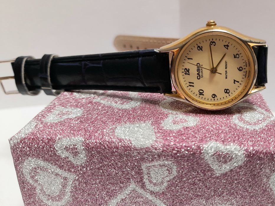 Zegarek Damski Casio złocony