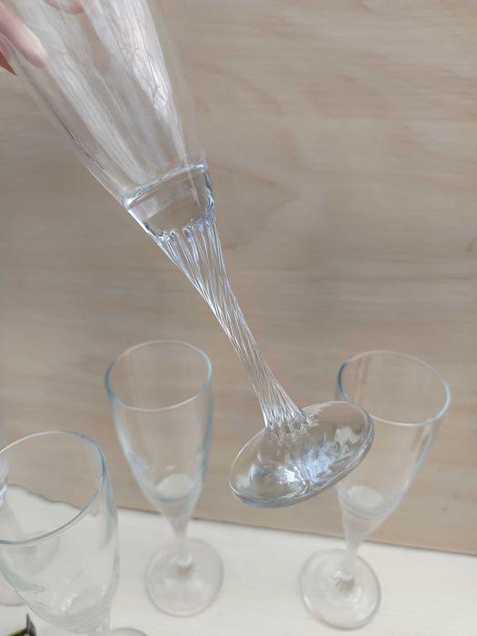 набір бокалів для шампанського 175 мл 5 шт. Twist.  2 винних бокали