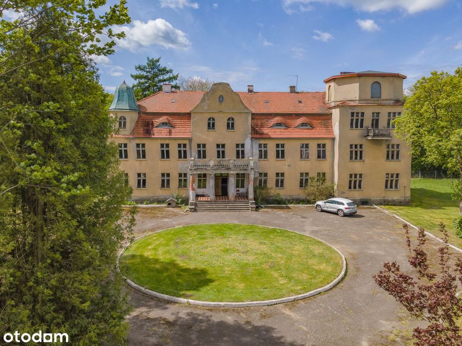 Zespół pałacowo-parkowy w miejscowości Tychówko