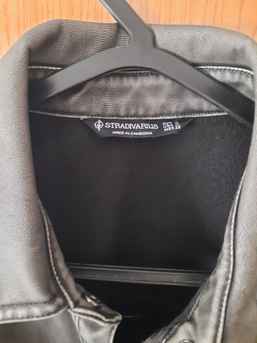 Casaco/camisa efeito pele Stradivarius